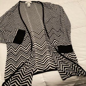 White House Black Market Black & White Chevron Cardigan